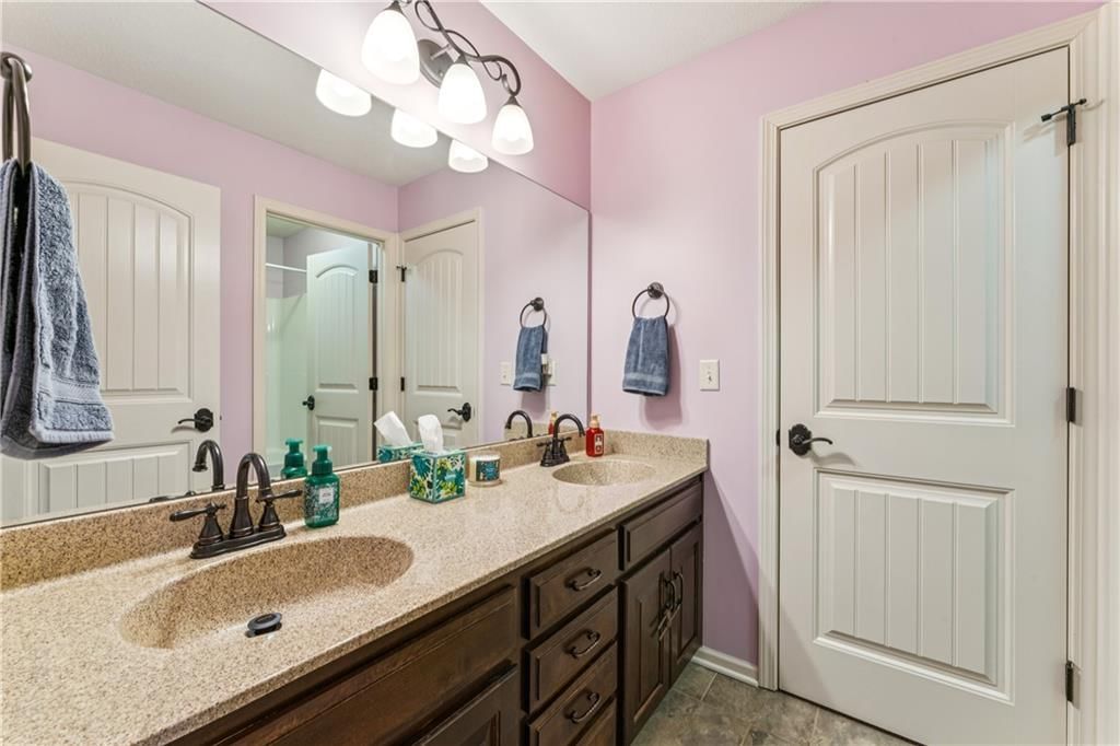 9404 N Summit Street — photo 39