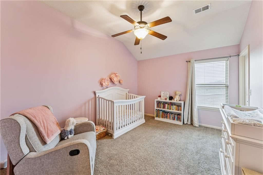 9404 N Summit Street — photo 42