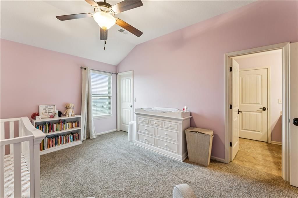 9404 N Summit Street — photo 43