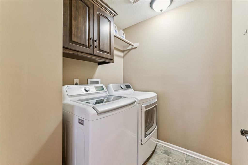 9404 N Summit Street — photo 44
