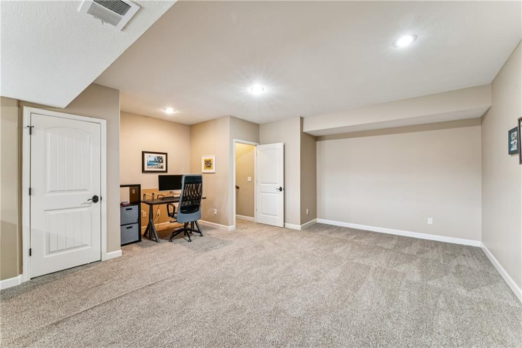 9404 N Summit Street — photo 47