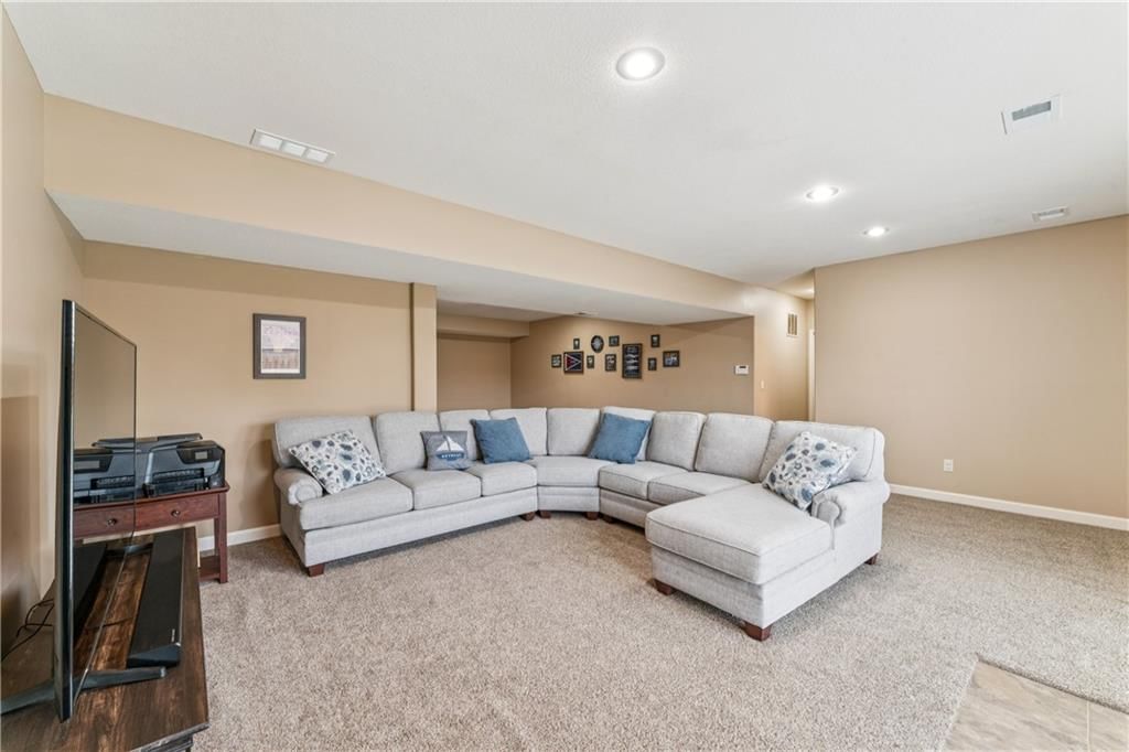 9404 N Summit Street — photo 49