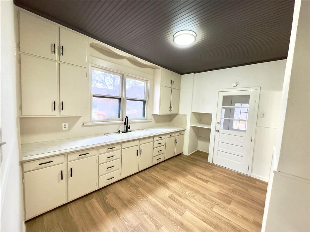 2819 Sacramento Street — photo 7