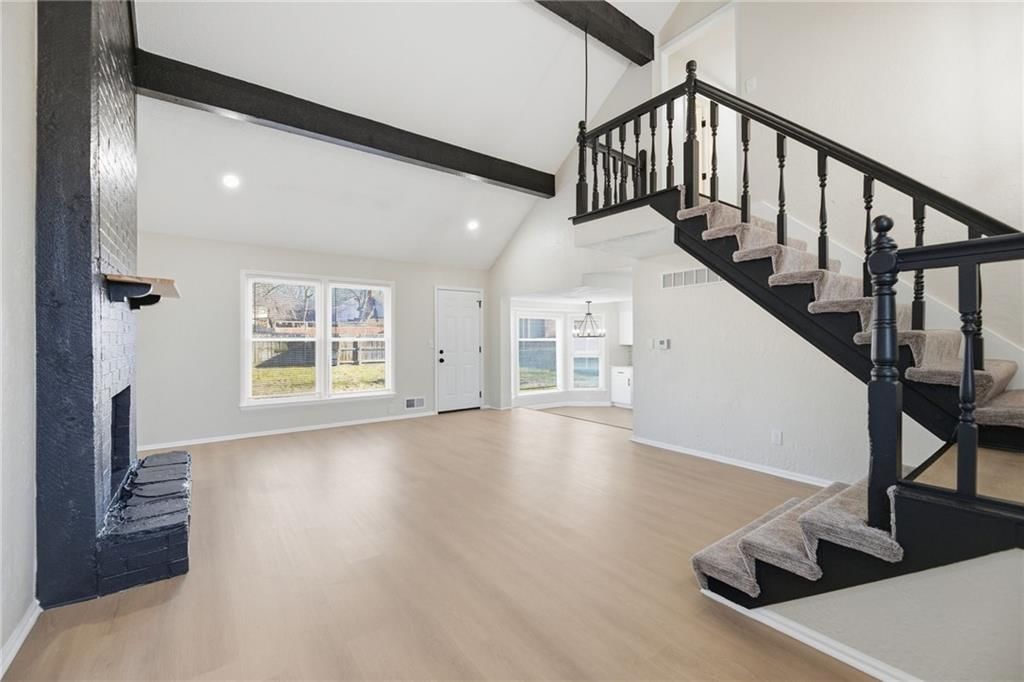 7918 Southview Drive — photo 2