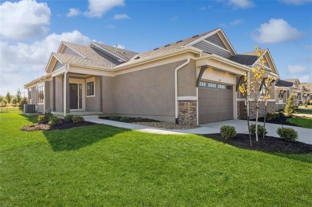 11419 S Waterford Drive — photo 1