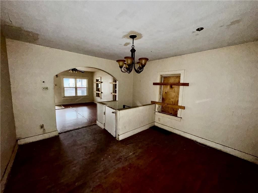 718 Thompson Avenue — photo 8