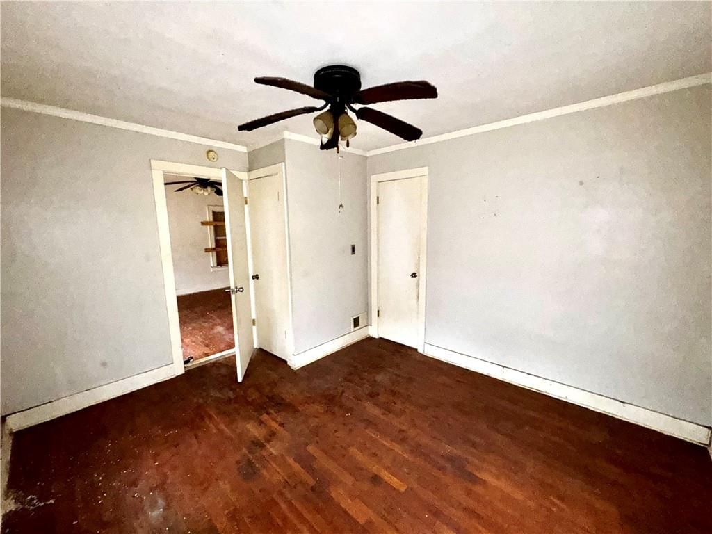 718 Thompson Avenue — photo 12