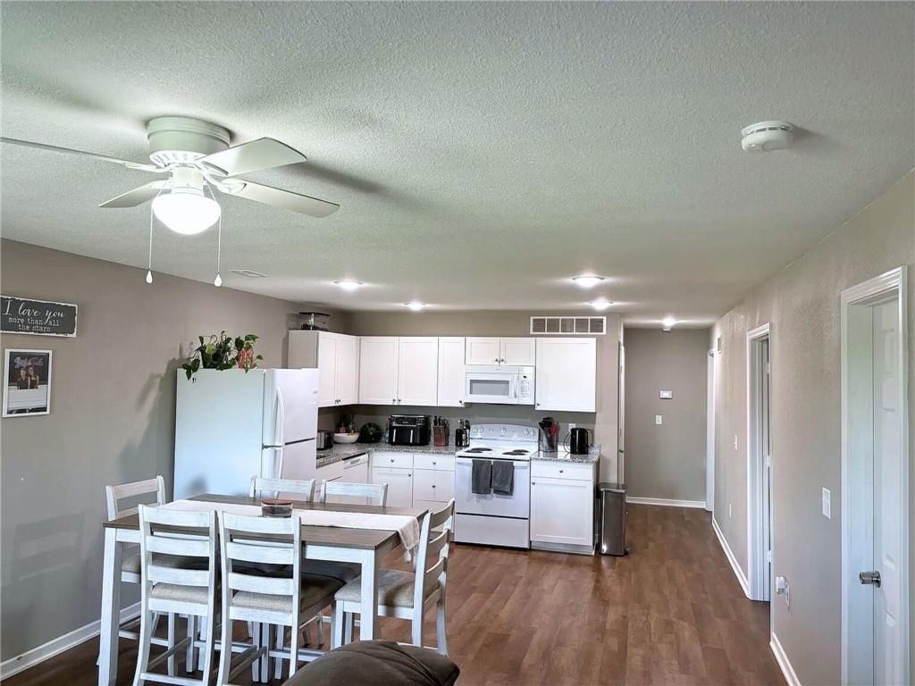 709 S Holden Street — photo 3