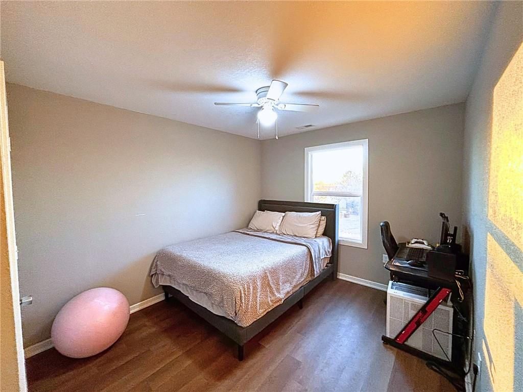 709 S Holden Street — photo 5