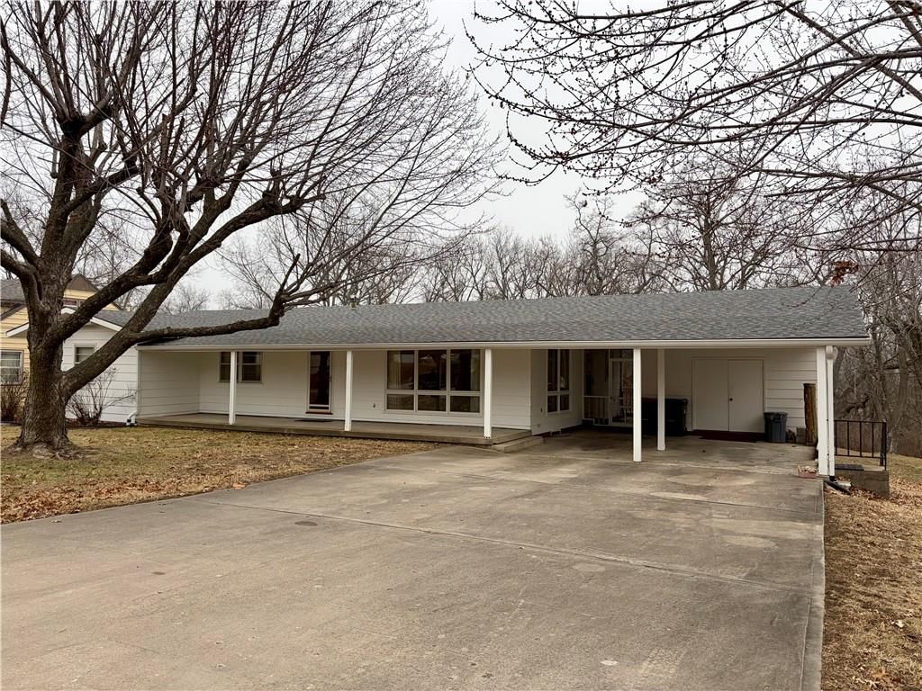 707 Laurel Drive — photo 2