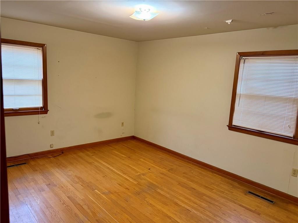 707 Laurel Drive — photo 12