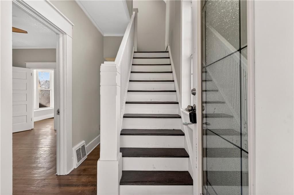 314 N Topping Avenue — photo 2