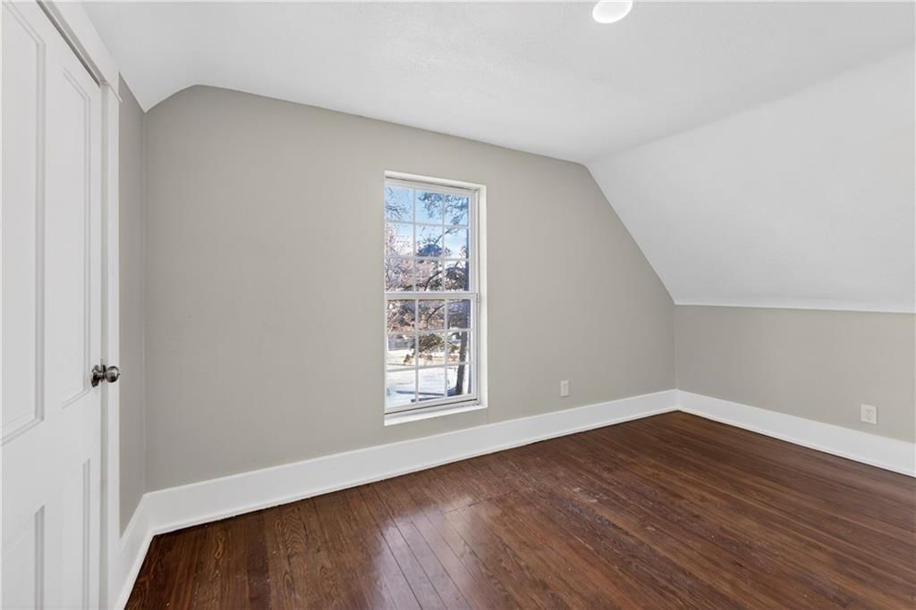 314 N Topping Avenue — photo 17