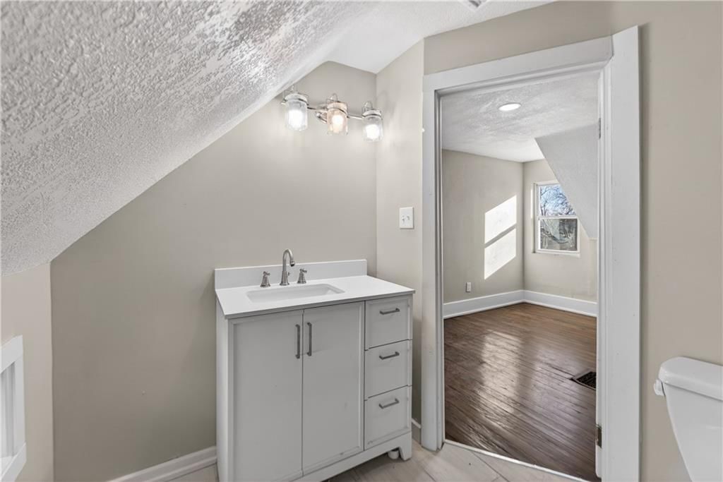 314 N Topping Avenue — photo 22