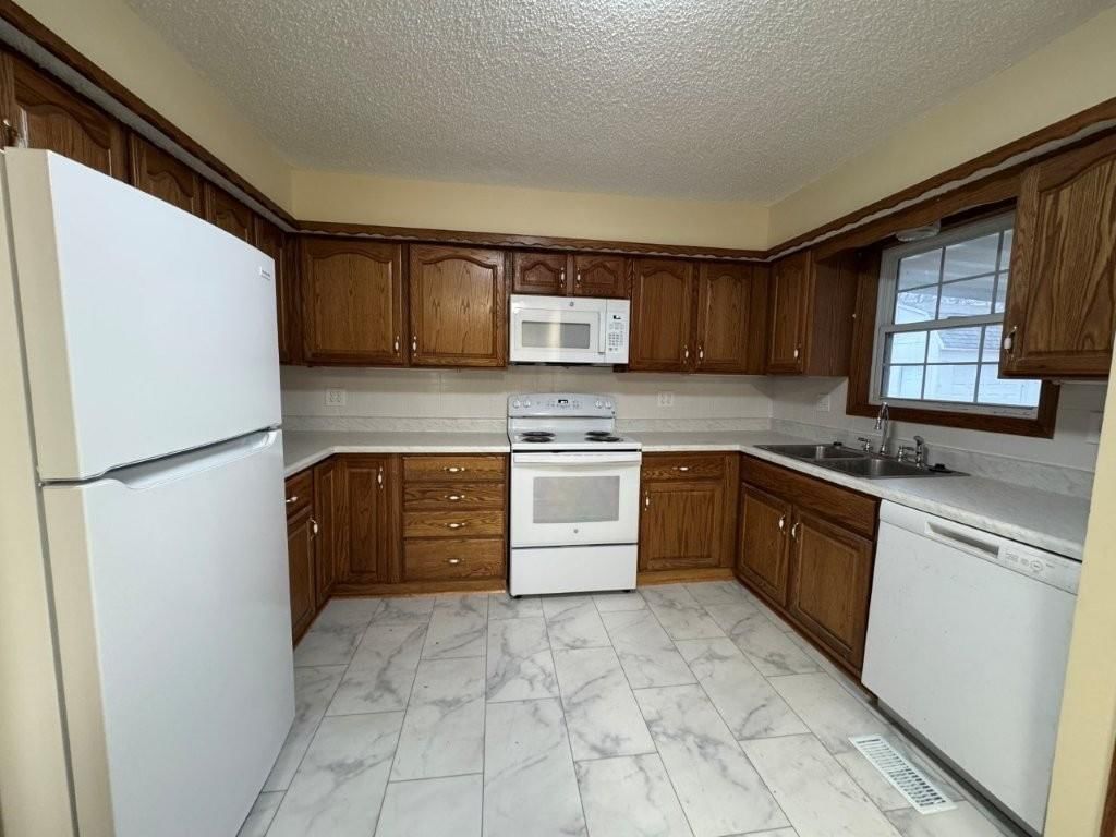 1120 N Redwood Drive — photo 5