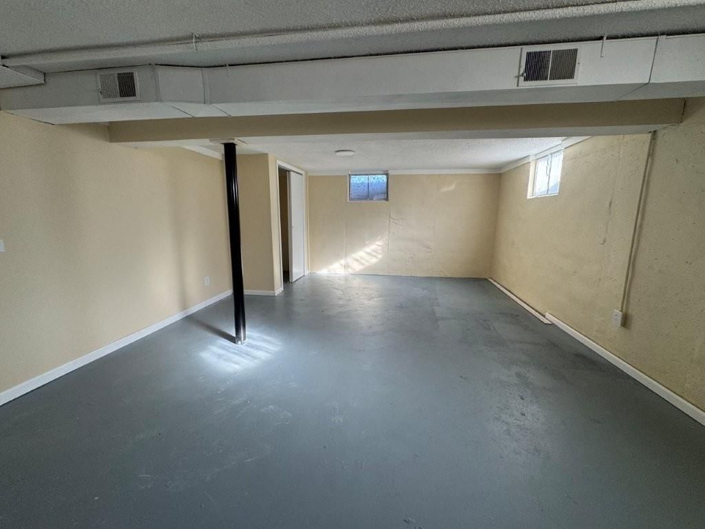 1120 N Redwood Drive — photo 13