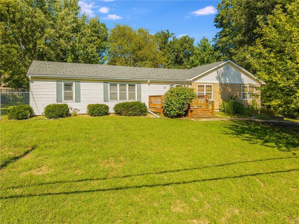 2906 NE Russell Road — photo 3