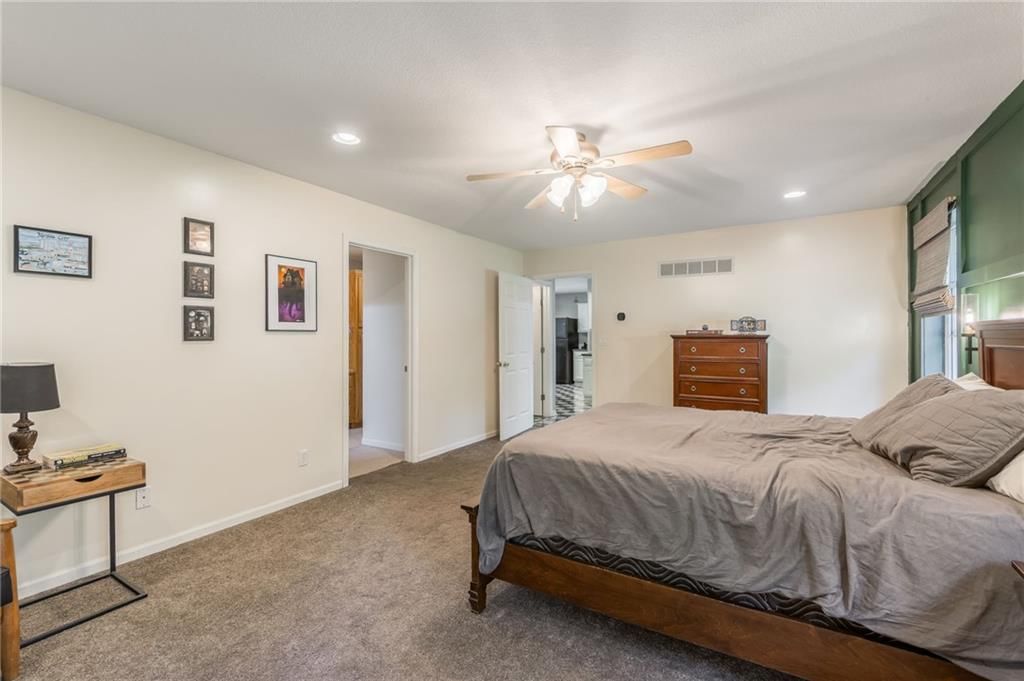 2906 NE Russell Road — photo 15