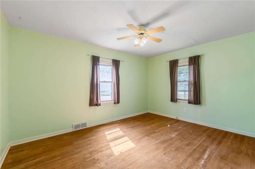 2906 NE Russell Road — photo 22