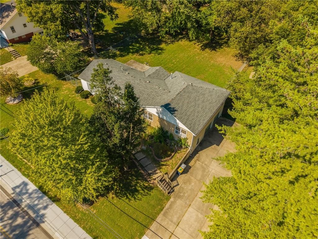 2906 NE Russell Road — photo 33