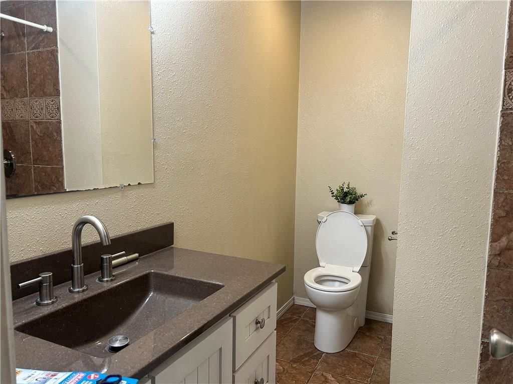 107 W 7th Street — photo 6