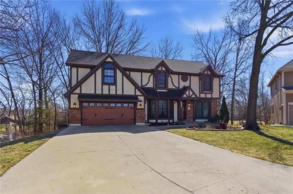 1033 Oxford Court, Leavenworth, KS