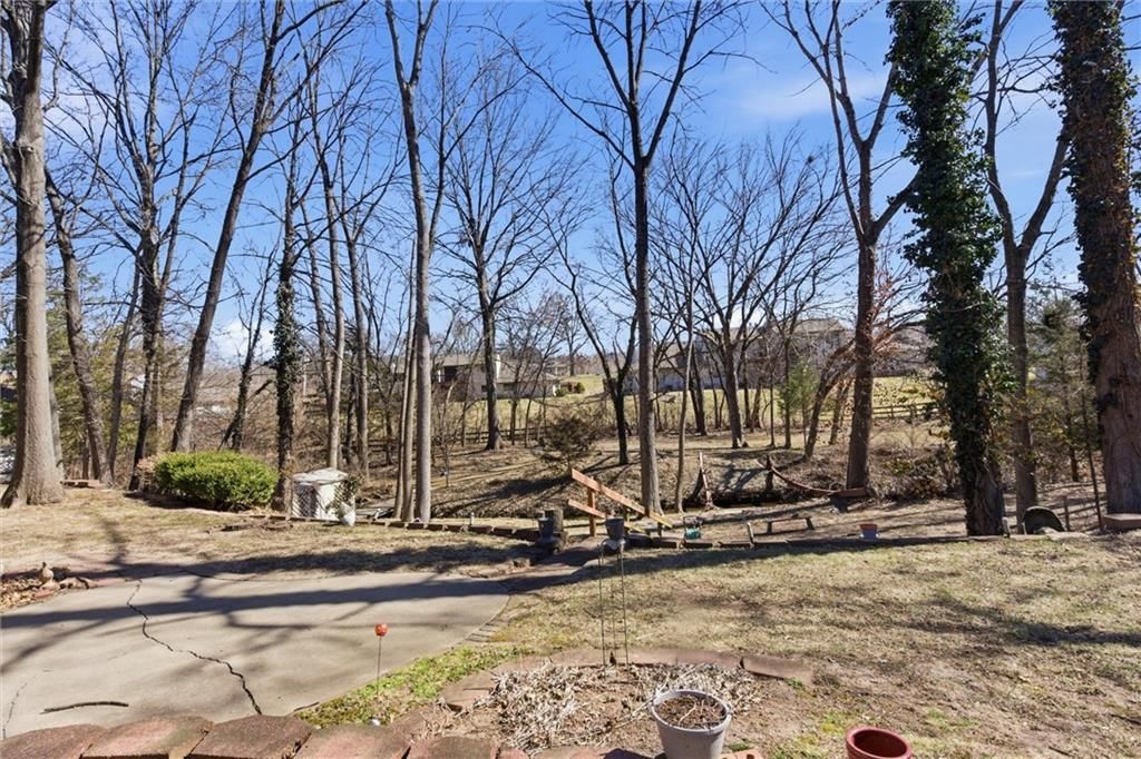 1033 Oxford Court — photo 8