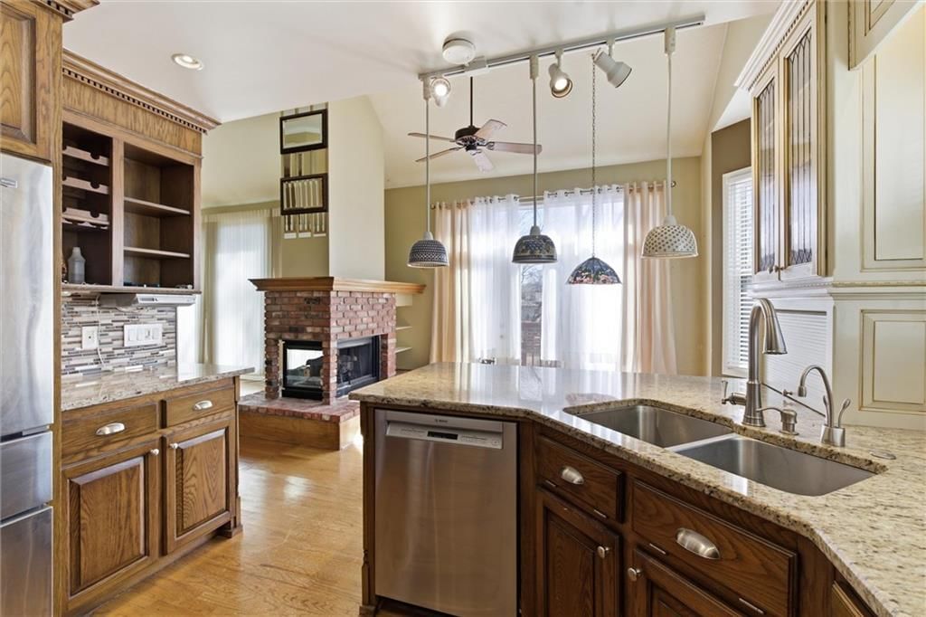 1033 Oxford Court — photo 11