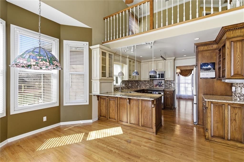 1033 Oxford Court — photo 13