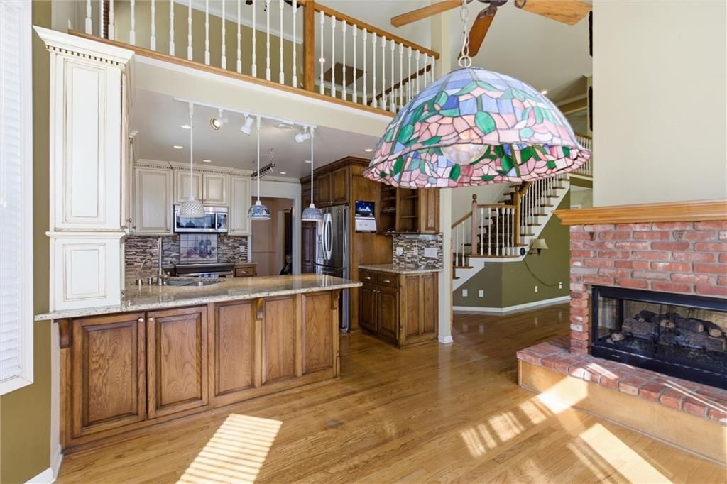 1033 Oxford Court — photo 16