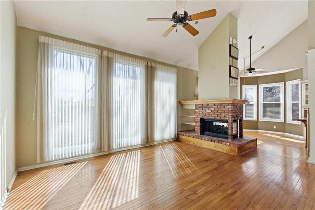 1033 Oxford Court — photo 18