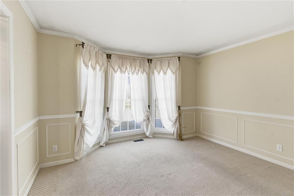 1033 Oxford Court — photo 23