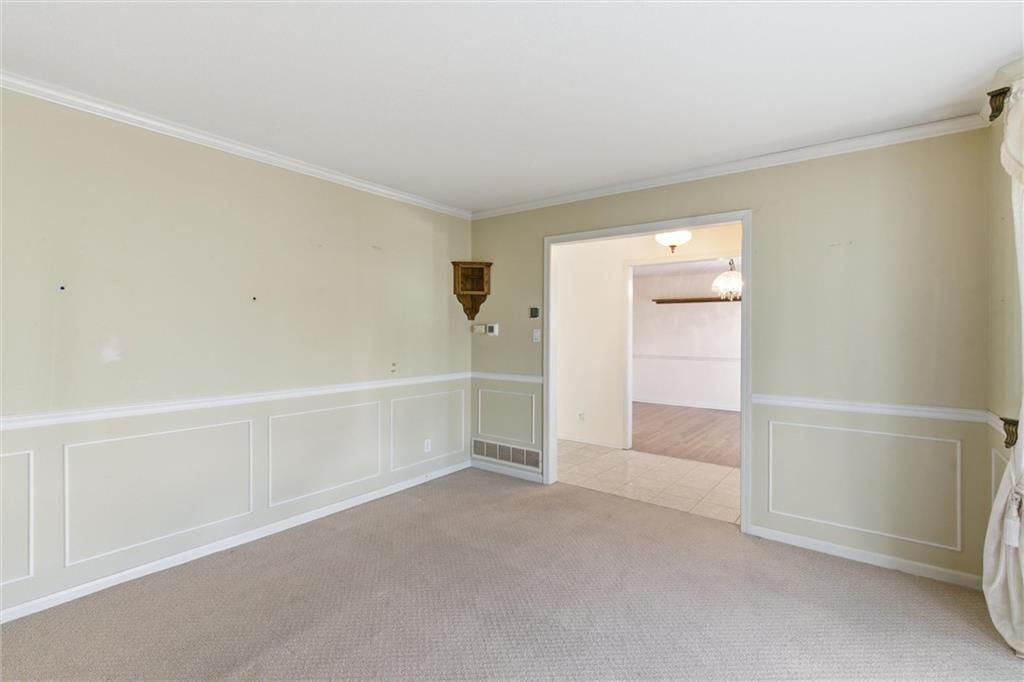 1033 Oxford Court — photo 24