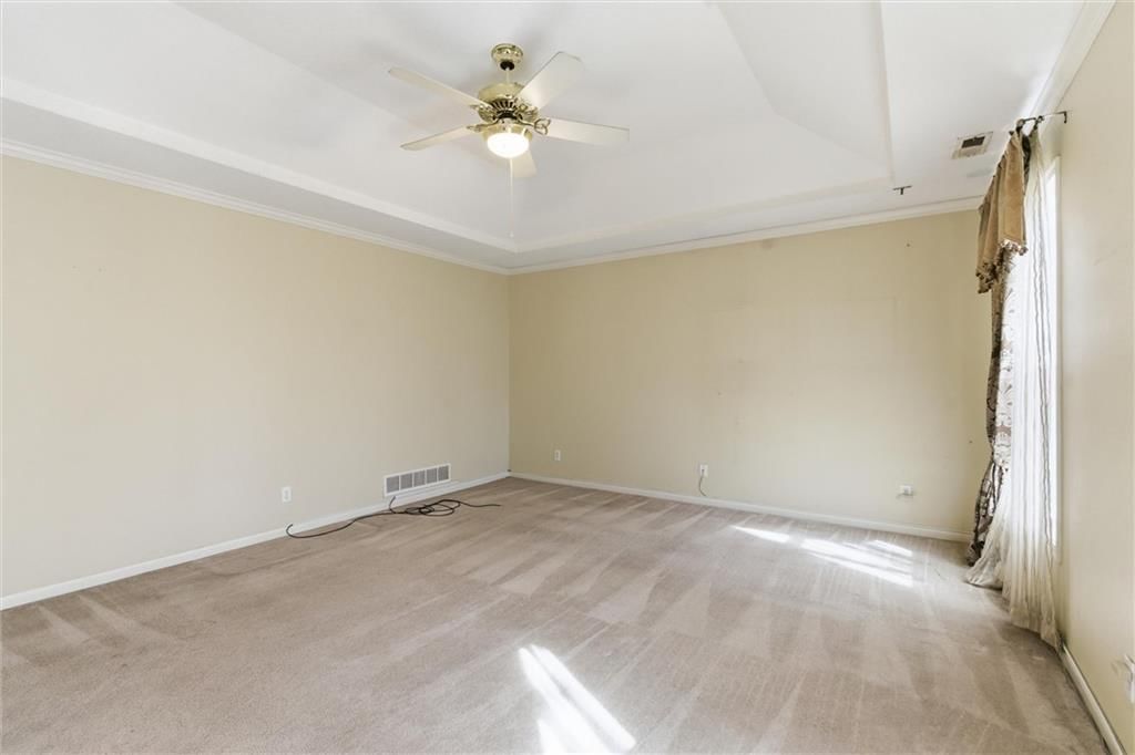 1033 Oxford Court — photo 26