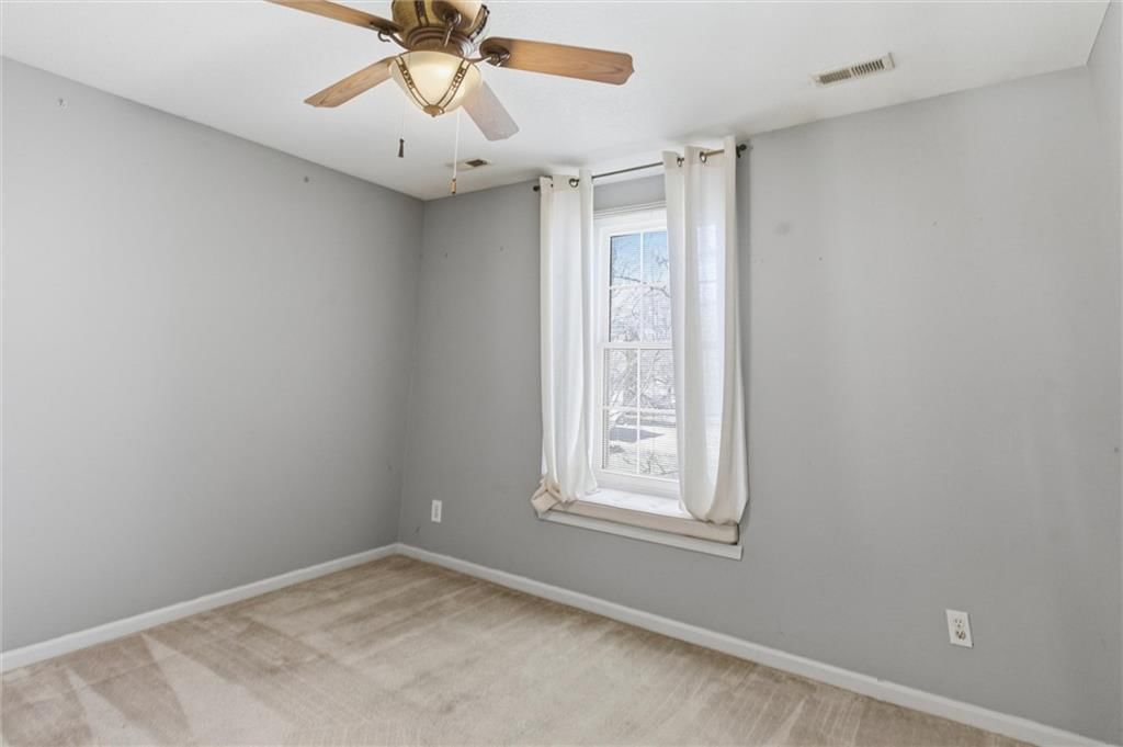 1033 Oxford Court — photo 31