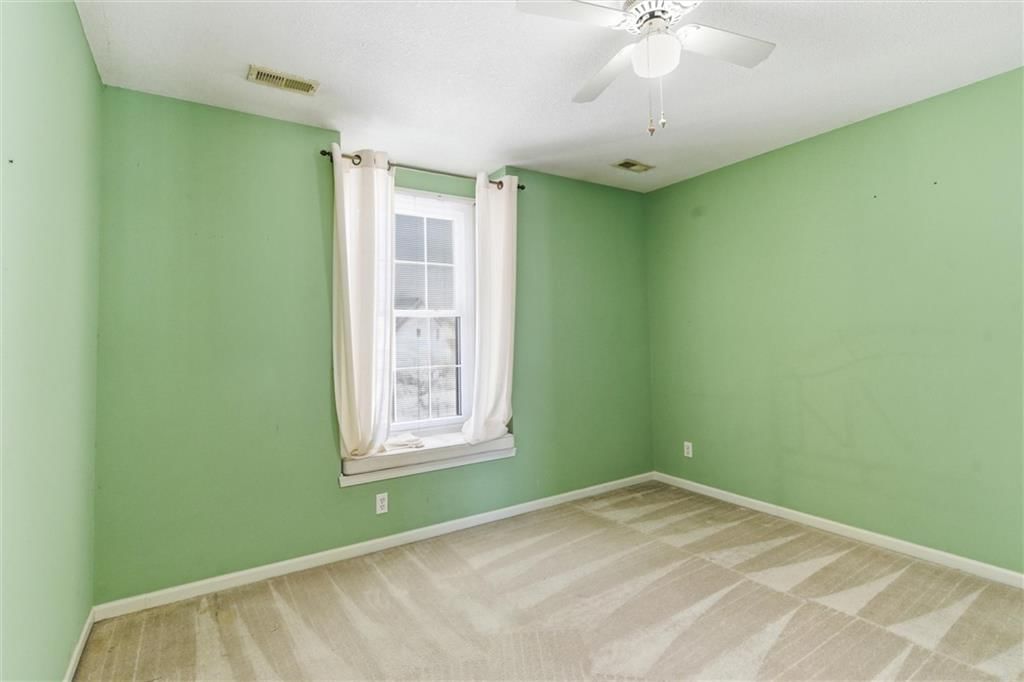 1033 Oxford Court — photo 33