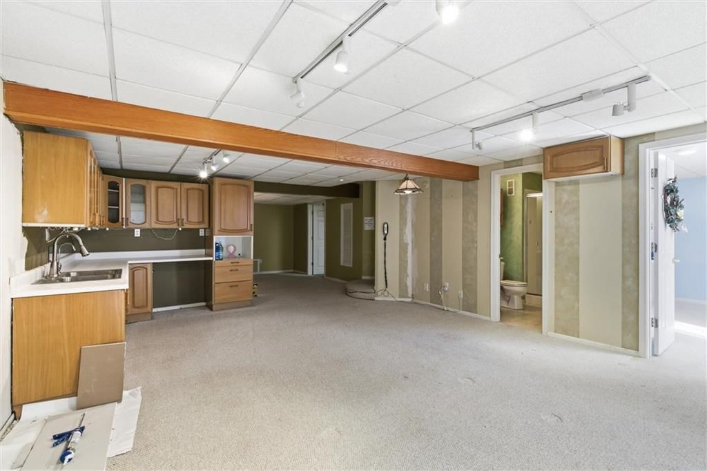 1033 Oxford Court — photo 40