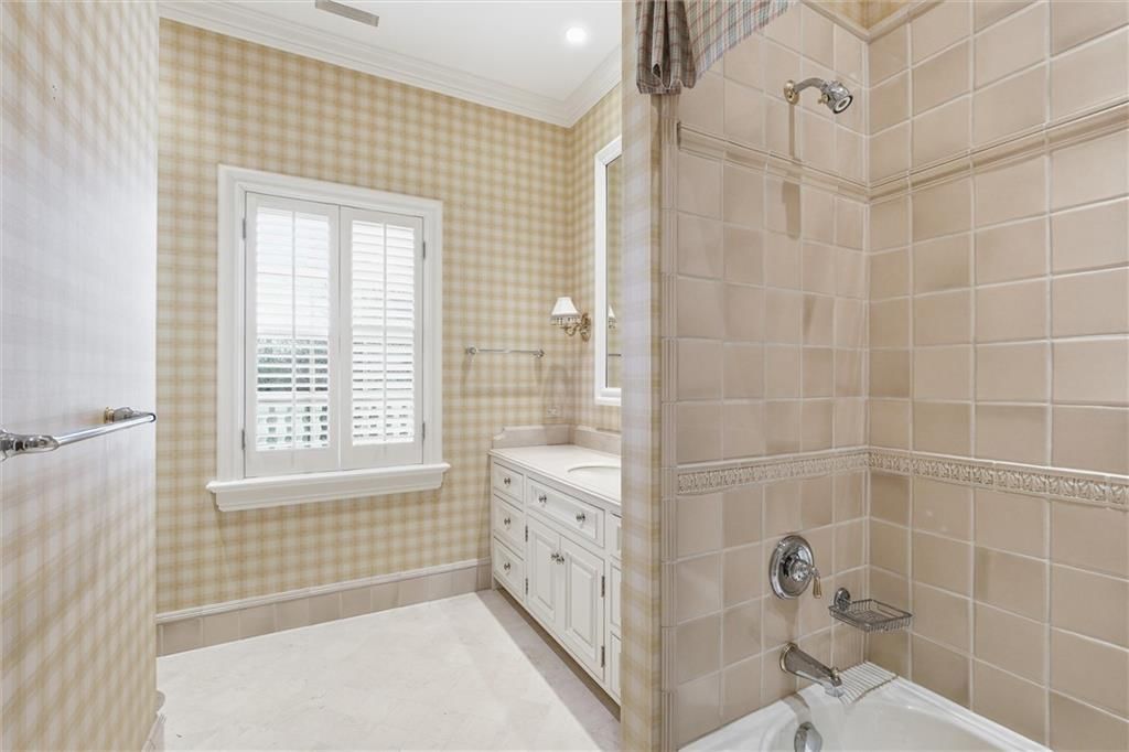 17960 Bond Street — photo 39