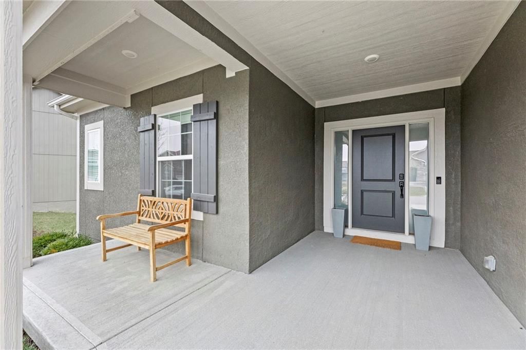 140 Briar Valley Lane — photo 2