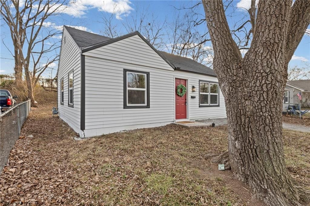 4917 Locust Avenue — photo 3