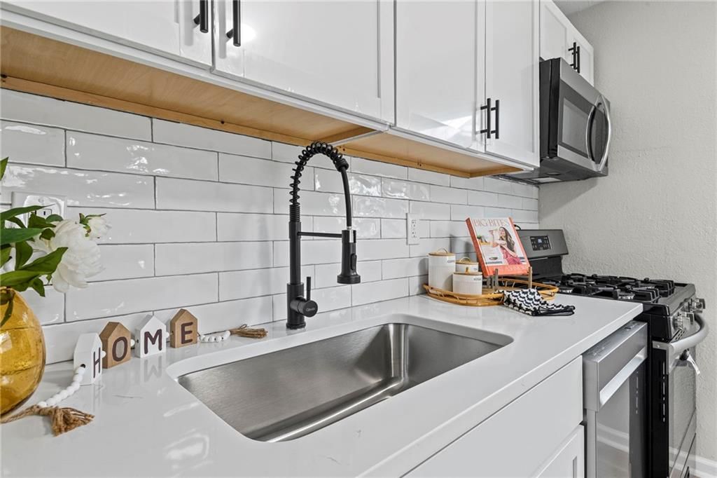 4917 Locust Avenue — photo 12