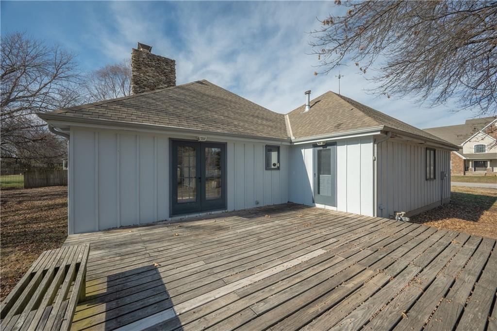 603 Lakeside Court — photo 4