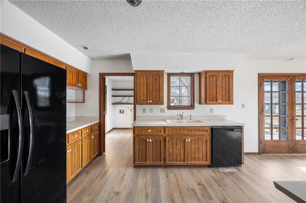 603 Lakeside Court — photo 11