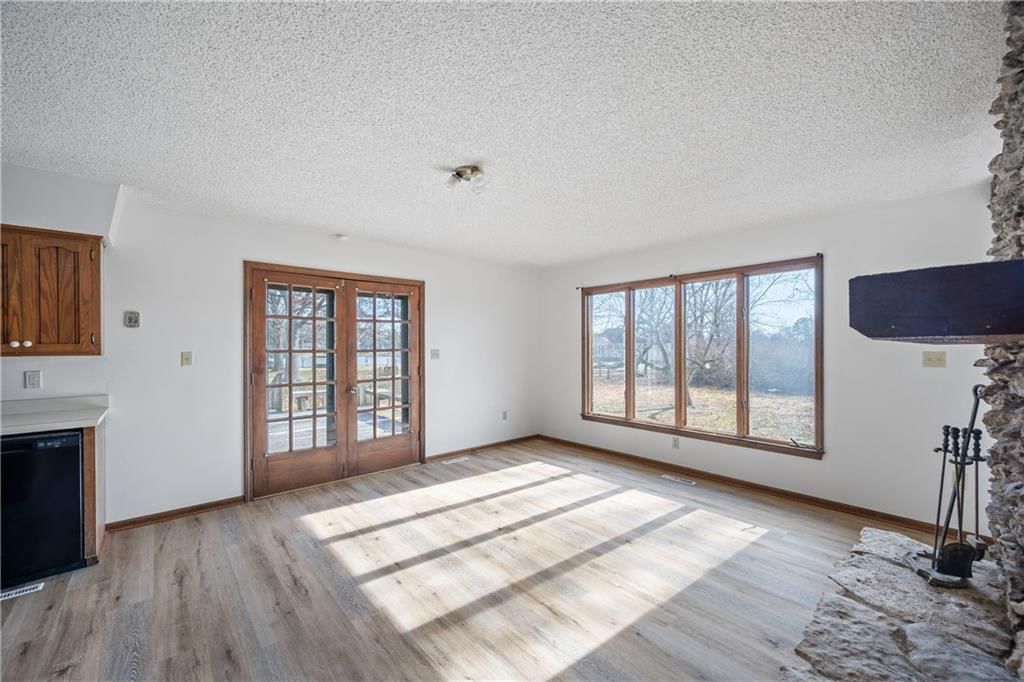 603 Lakeside Court — photo 12