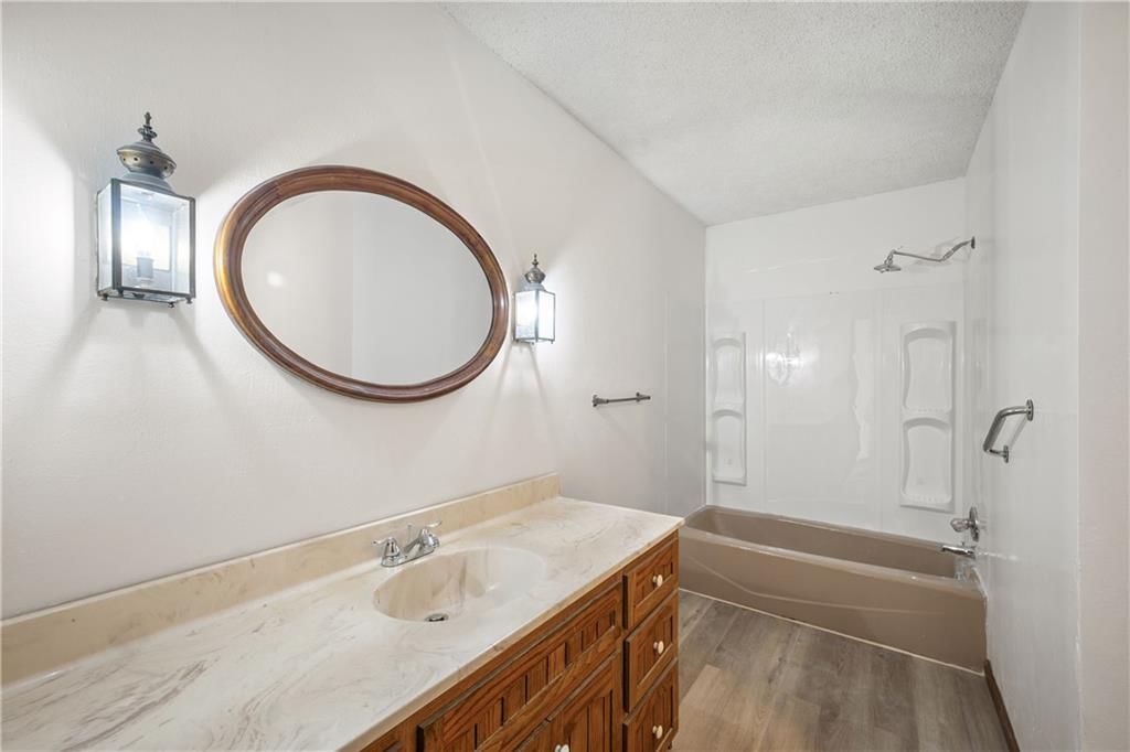 603 Lakeside Court — photo 16
