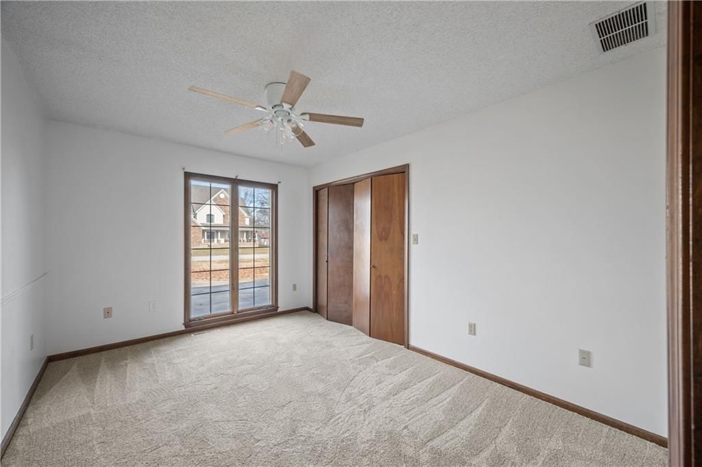 603 Lakeside Court — photo 18