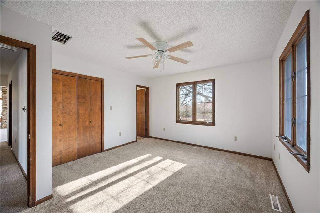 603 Lakeside Court — photo 23