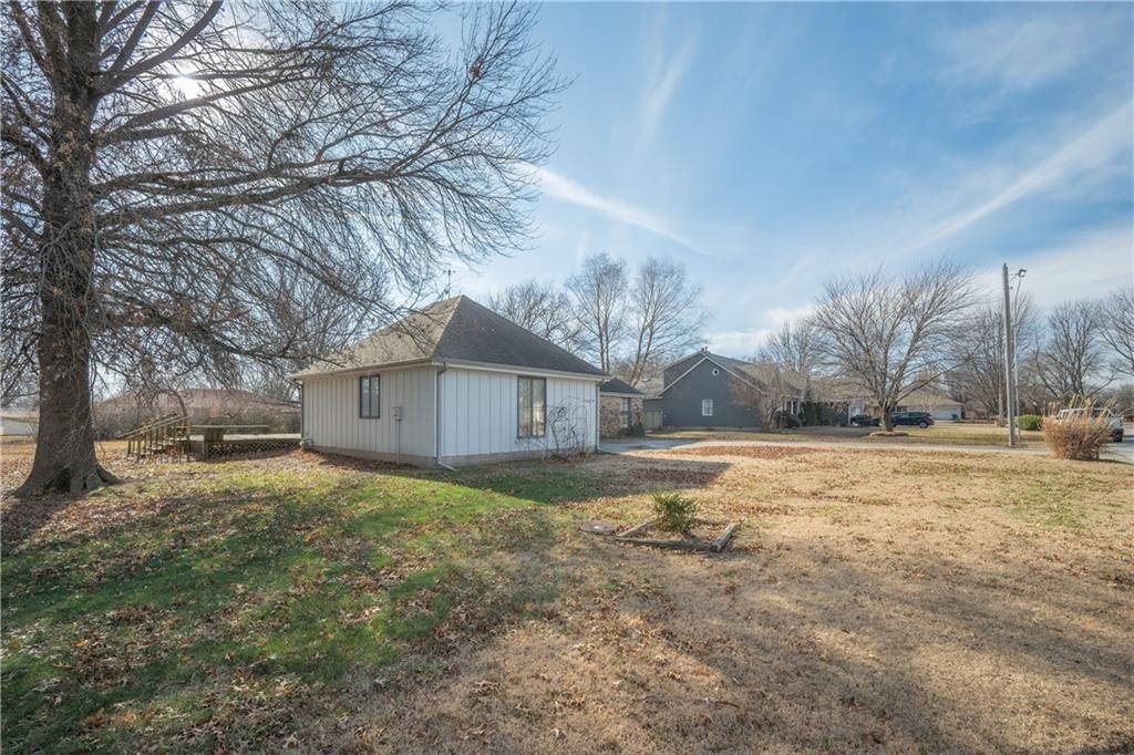 603 Lakeside Court — photo 28