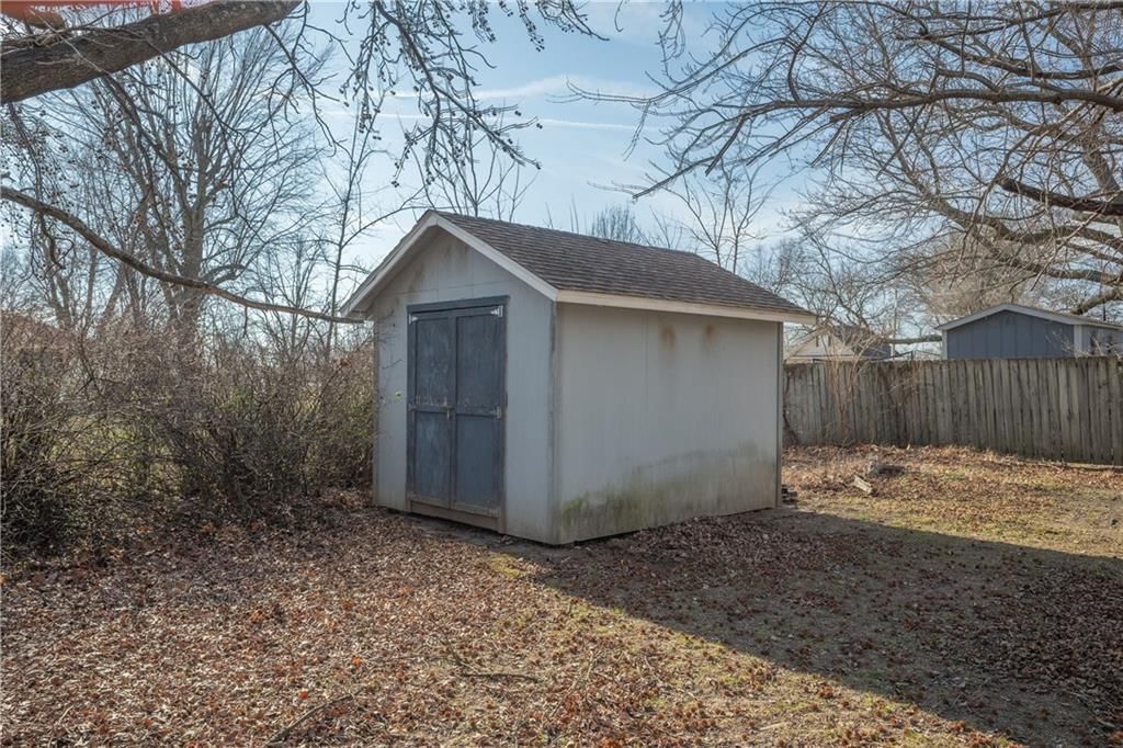 603 Lakeside Court — photo 30