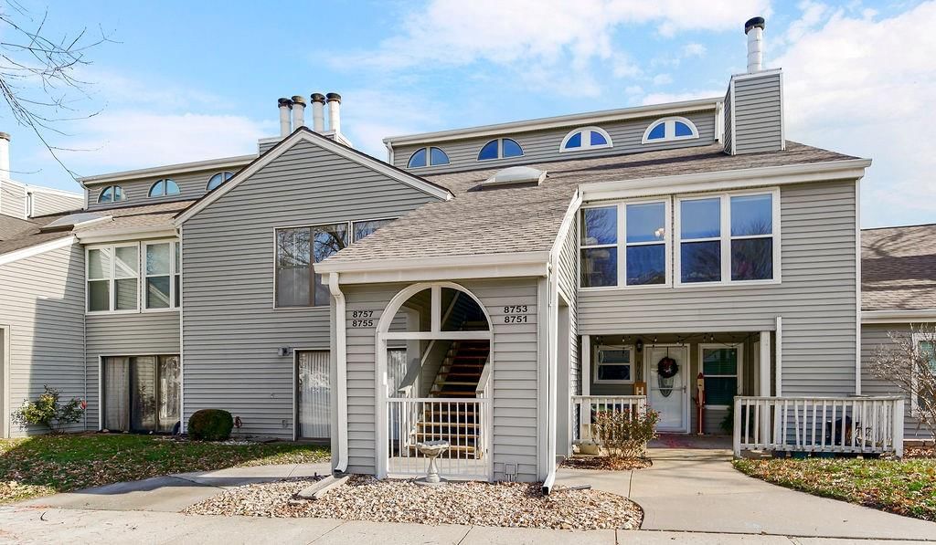 8757 W 106th Terrace, Overland Park, KS